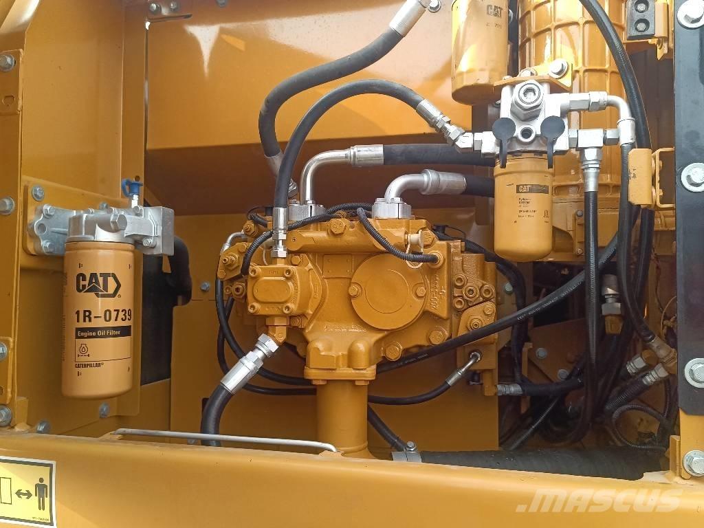 CAT 323 D2L Pásová rýpadla