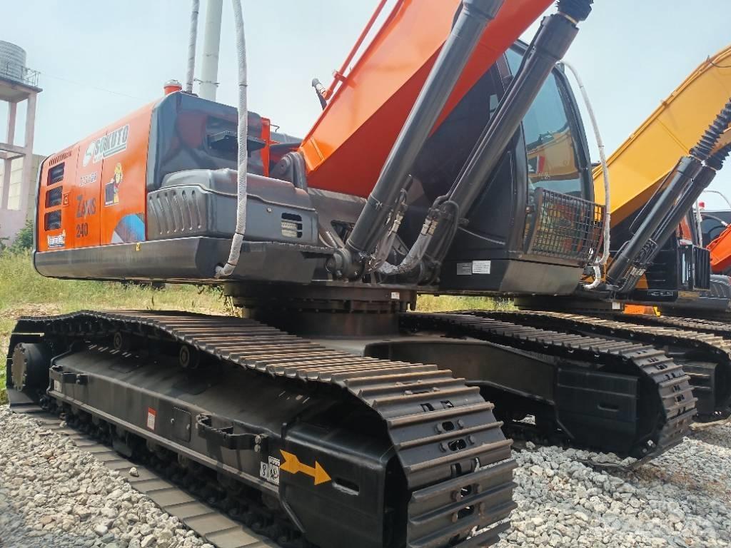 Hitachi ZX 240 Pásová rýpadla