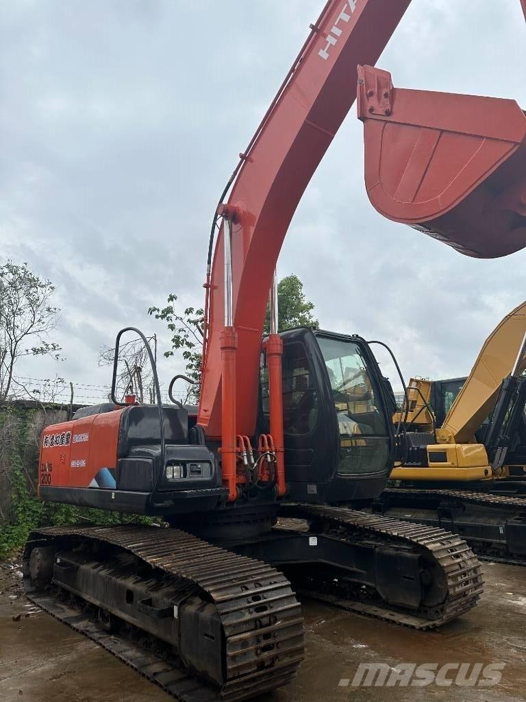 Hitachi ZX 200 Pásová rýpadla