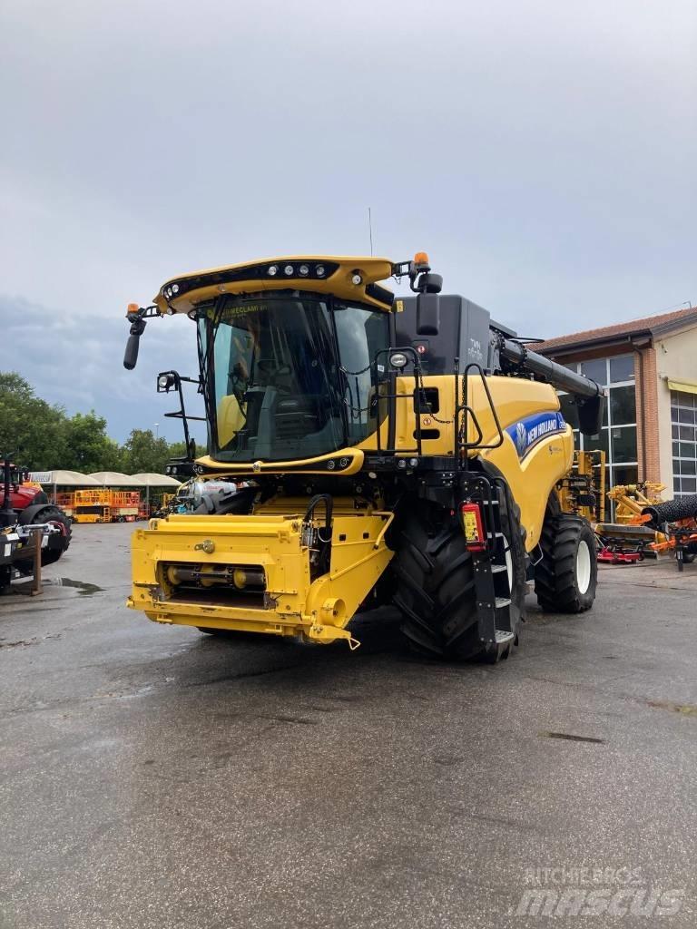 New Holland CR 8.90 Sklízecí mlátičky