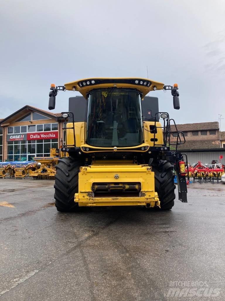 New Holland CR 8.90 Sklízecí mlátičky