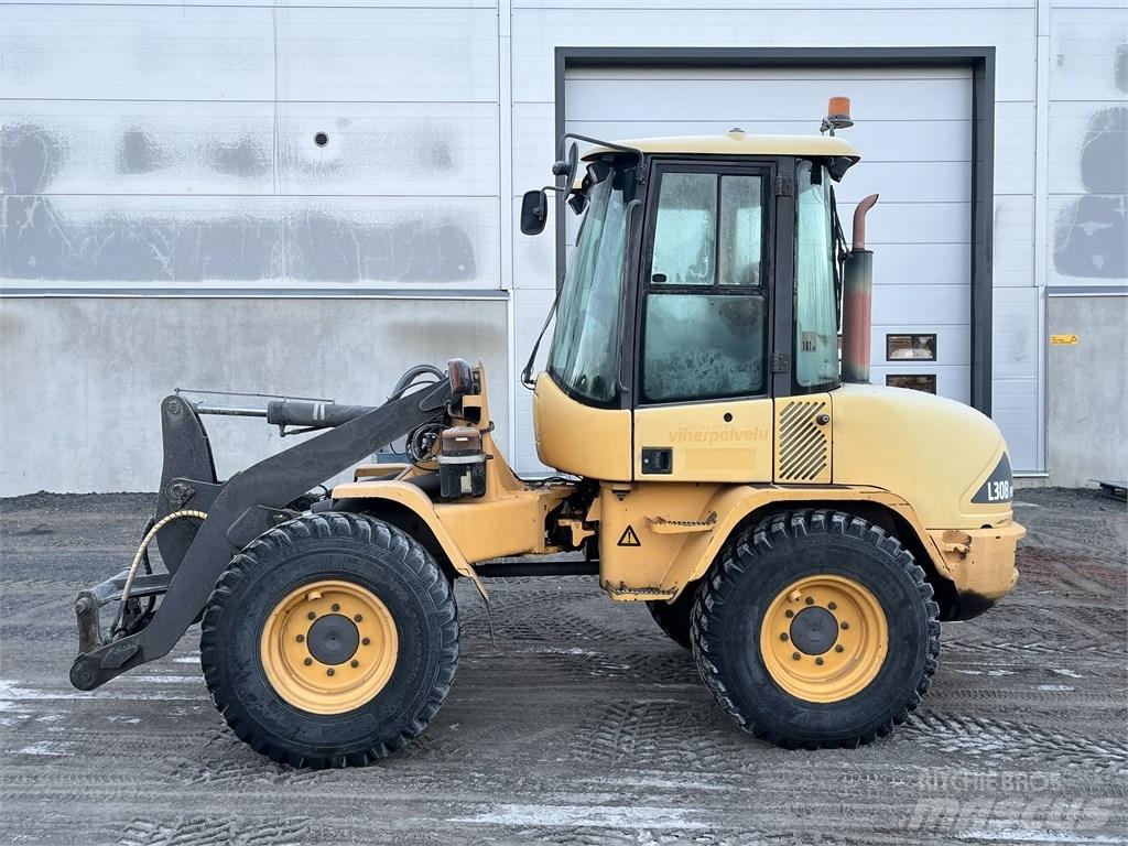 Volvo L 30 B Kolové nakladače