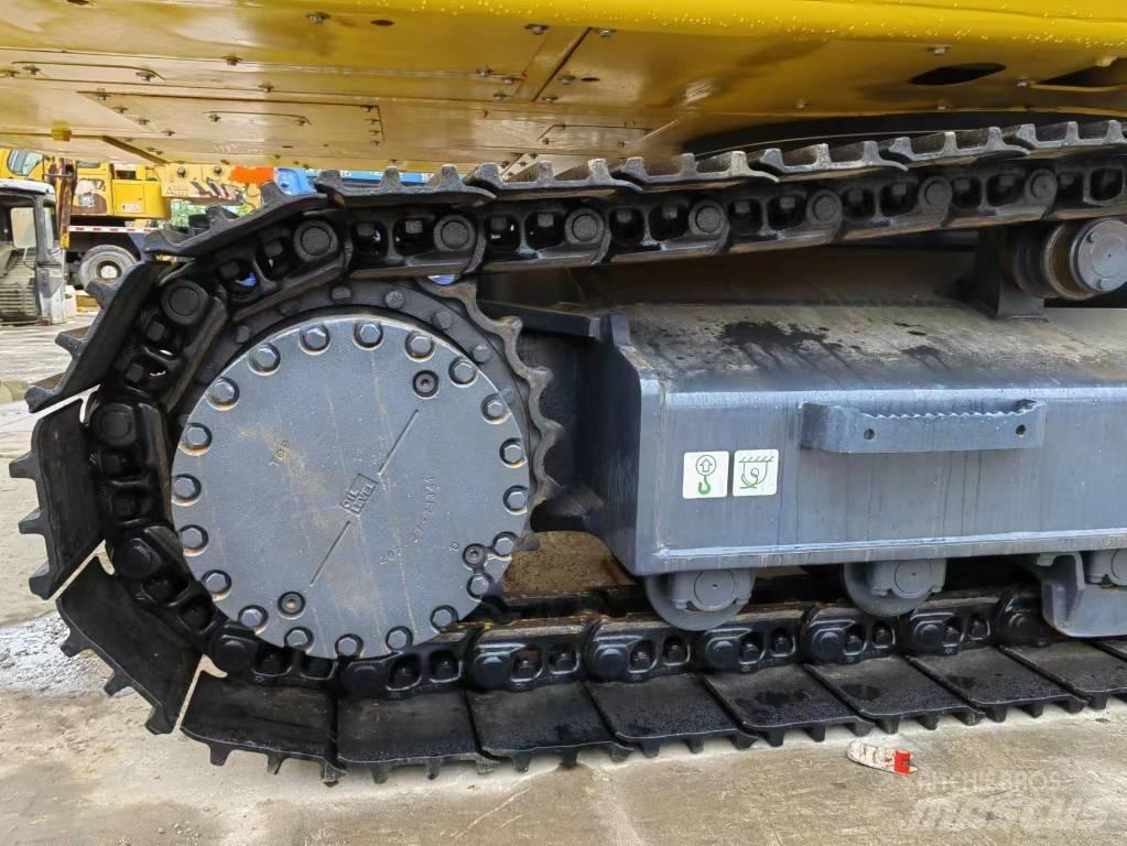 Komatsu PC 300-8 Pásová rýpadla