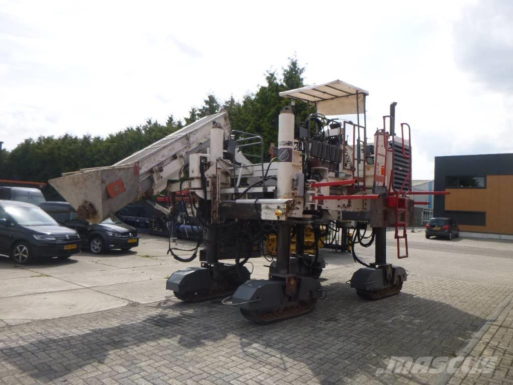 Wirtgen SP250 Stroje na výrobu betonových prefabrikátů