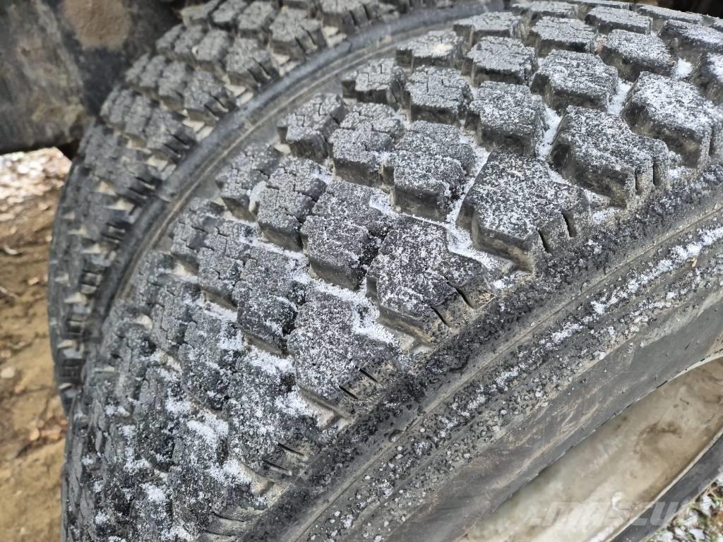 Sisu E11 Sklápěče