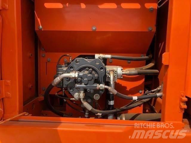 Doosan DX 225 Pásová rýpadla