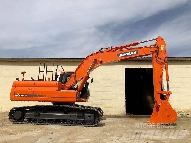 Doosan DX 225 Pásová rýpadla
