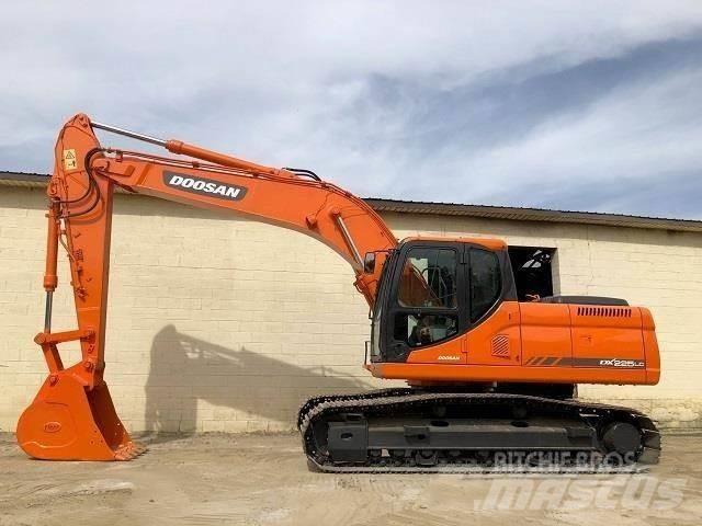 Doosan DX 225 Pásová rýpadla