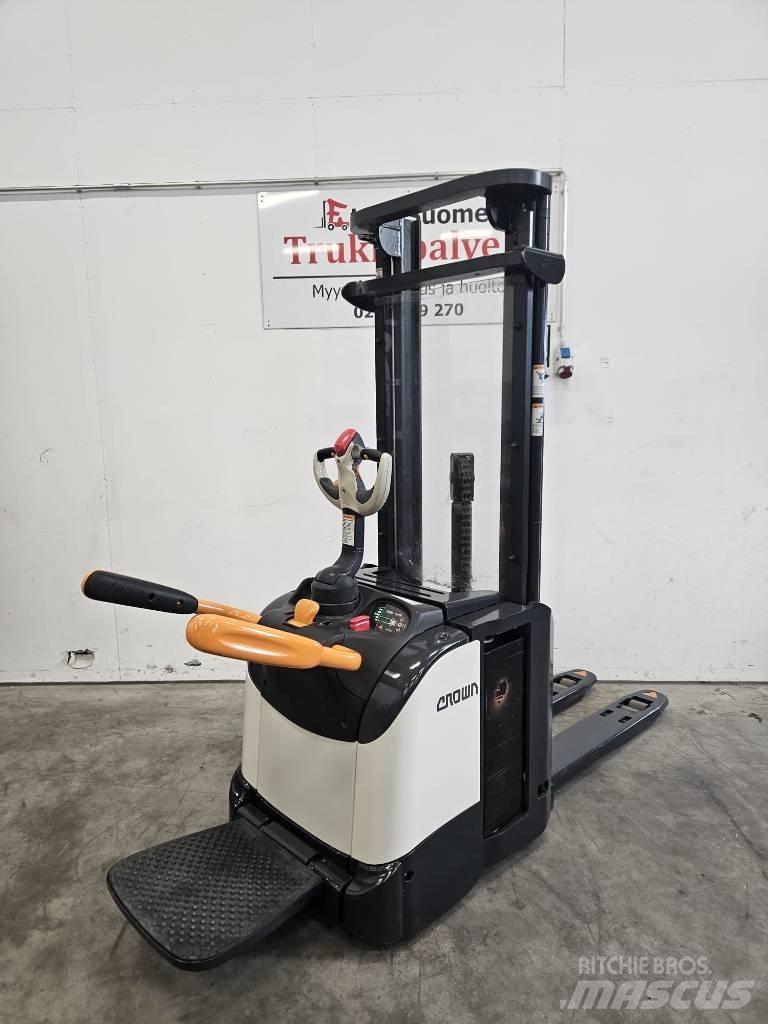 Crown ETi 4000 1.6 Samohybné vozíky