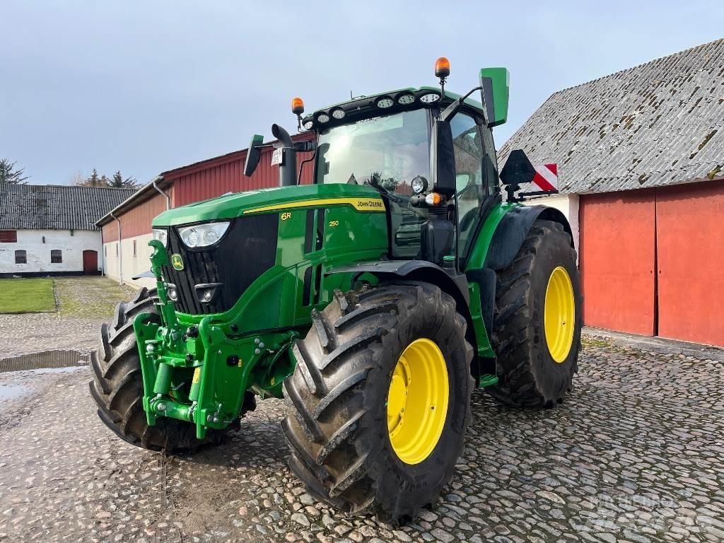 John Deere 6R 250 Traktory