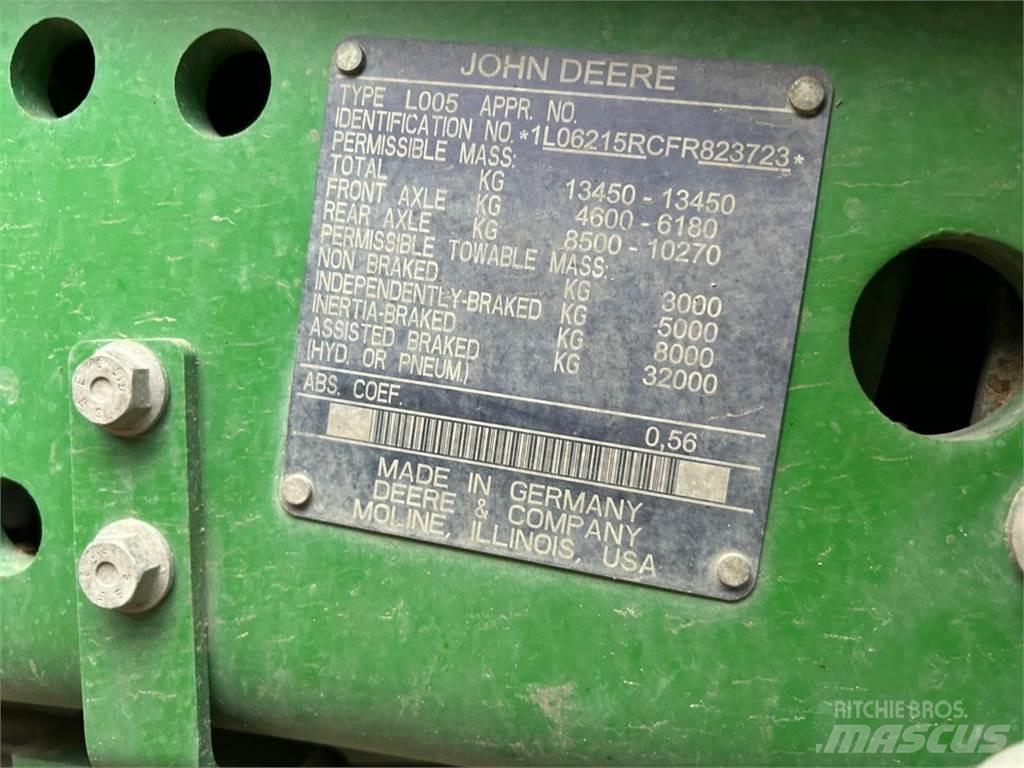 John Deere 6215R Traktory