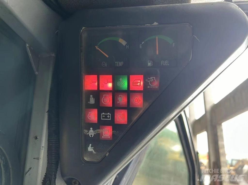 LiuGong 375B Smykem řízené nakladače