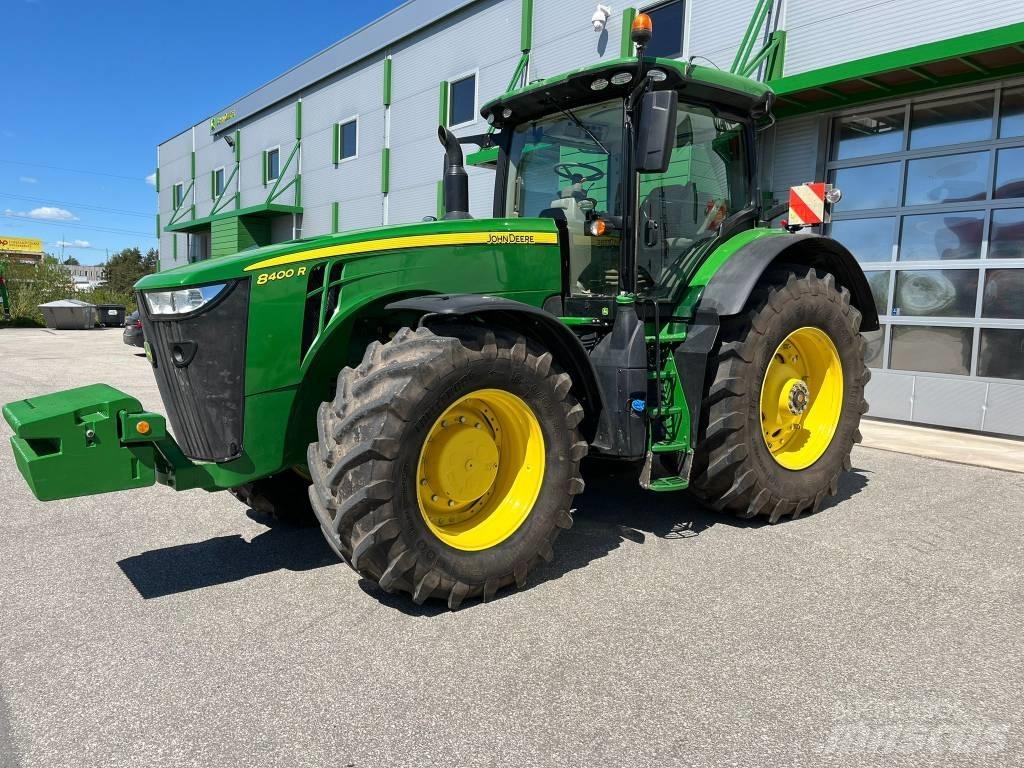 John Deere 8400R Traktory