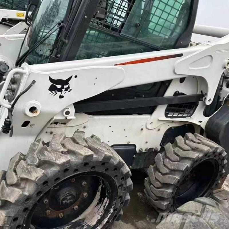 Bobcat S 750 Smykem řízené nakladače