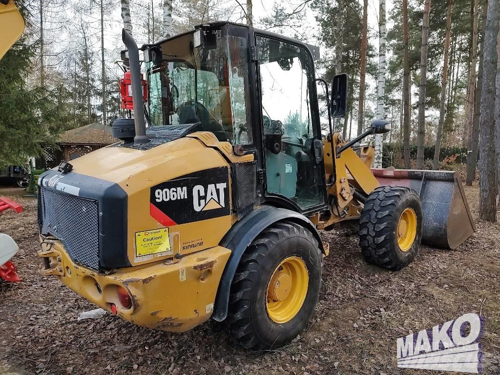 CAT 906 Kolové nakladače