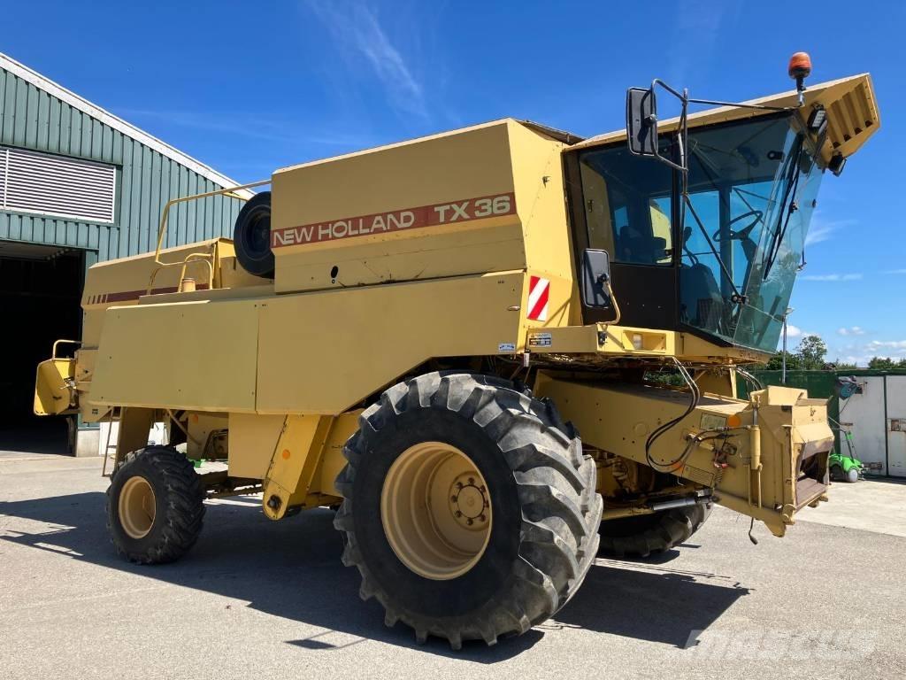 New Holland TX 36 Sklízecí mlátičky