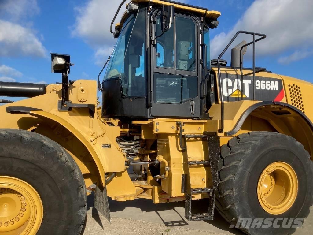 CAT 966 M Kolové nakladače
