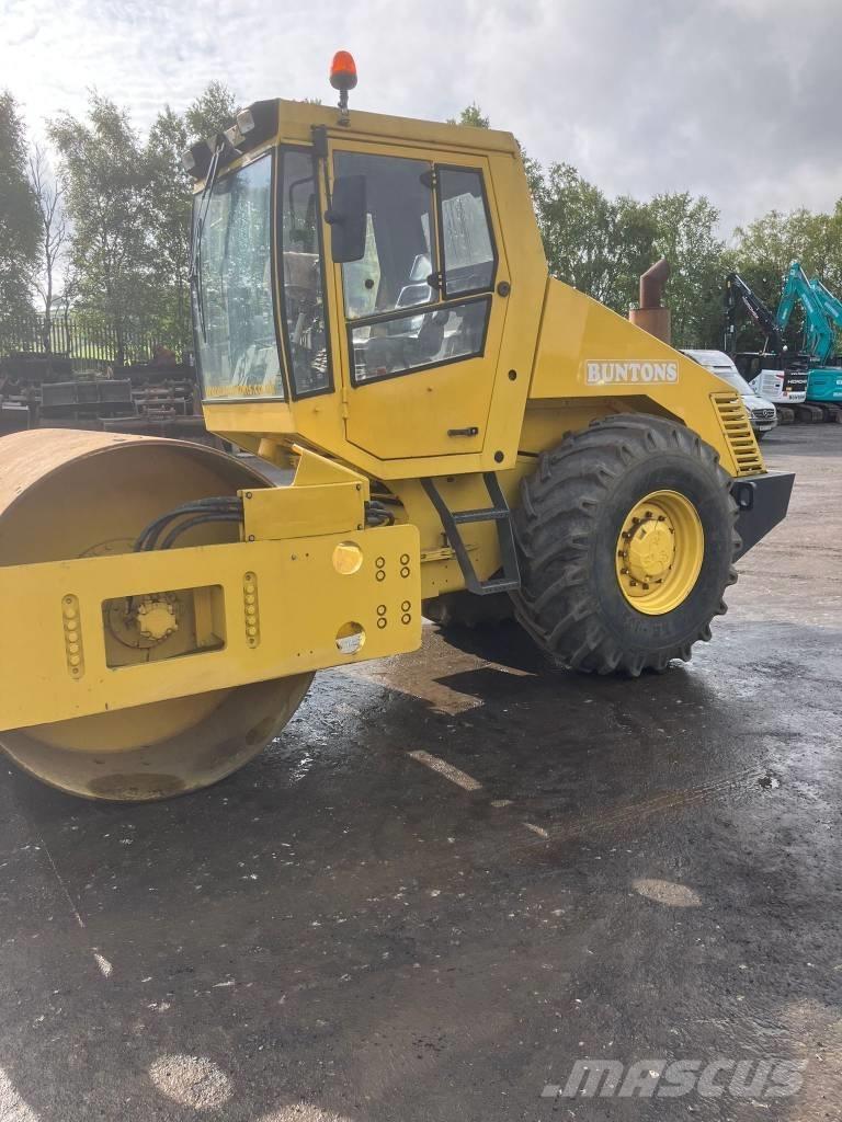 Bomag BW 213 Tahačové válce