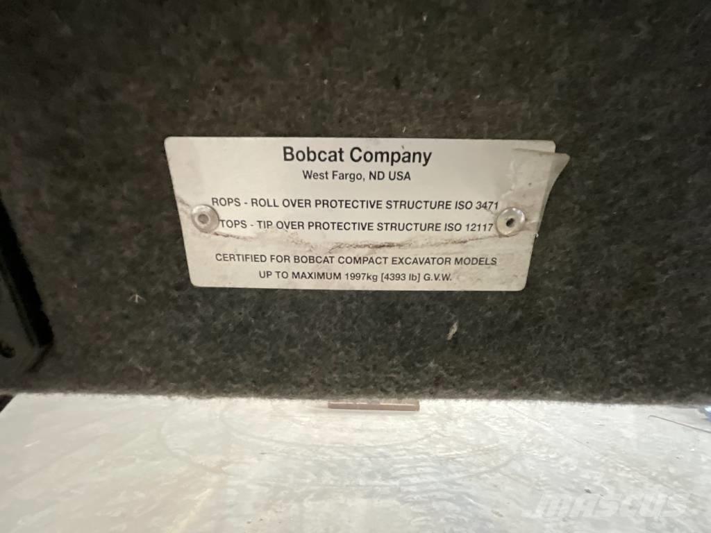 Bobcat E 16 Kabiny a interiér