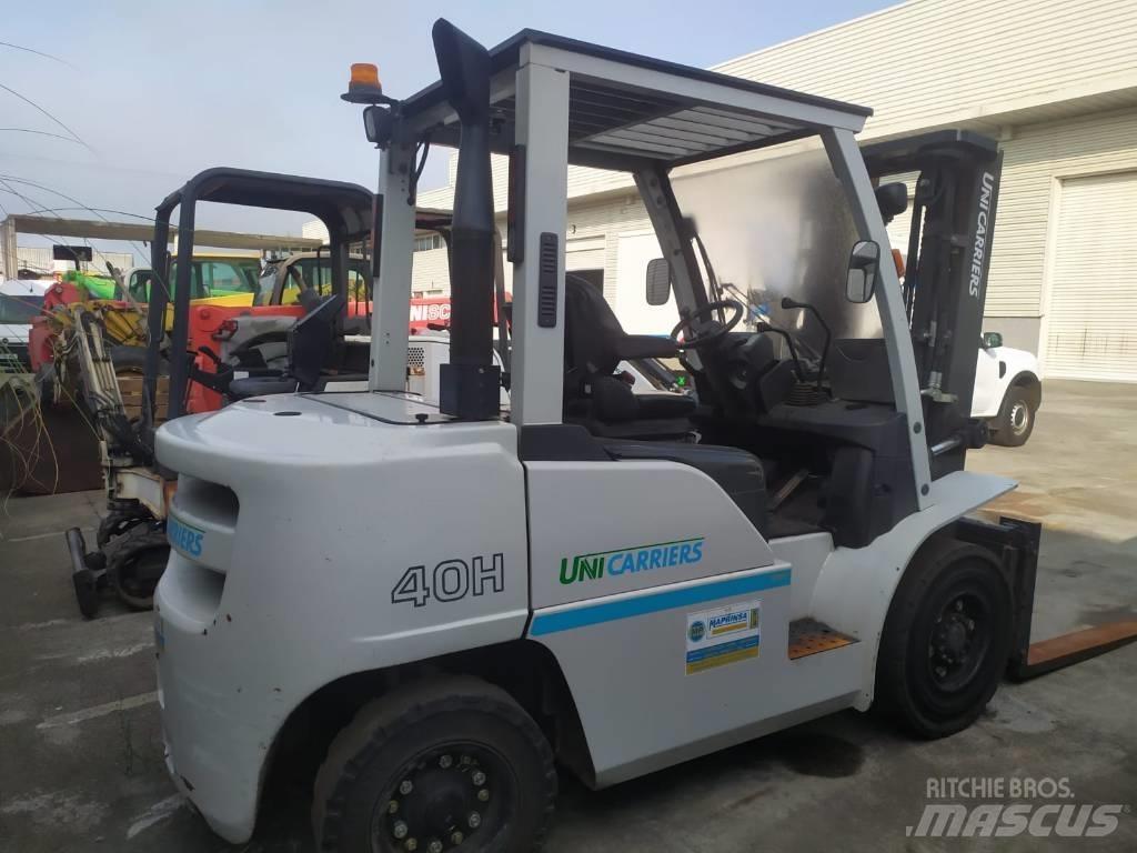 UniCarriers D1F4A40Q Vysokozdvižný vozík s bočním ložením