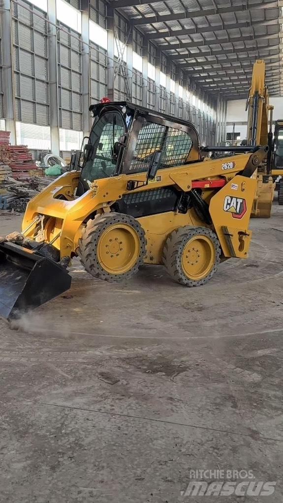 CAT 262 D Smykem řízené nakladače