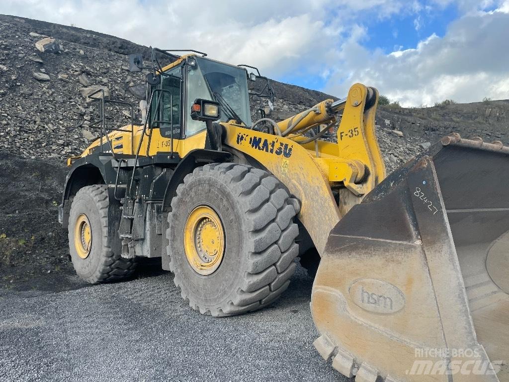Komatsu WA500 Kolové nakladače