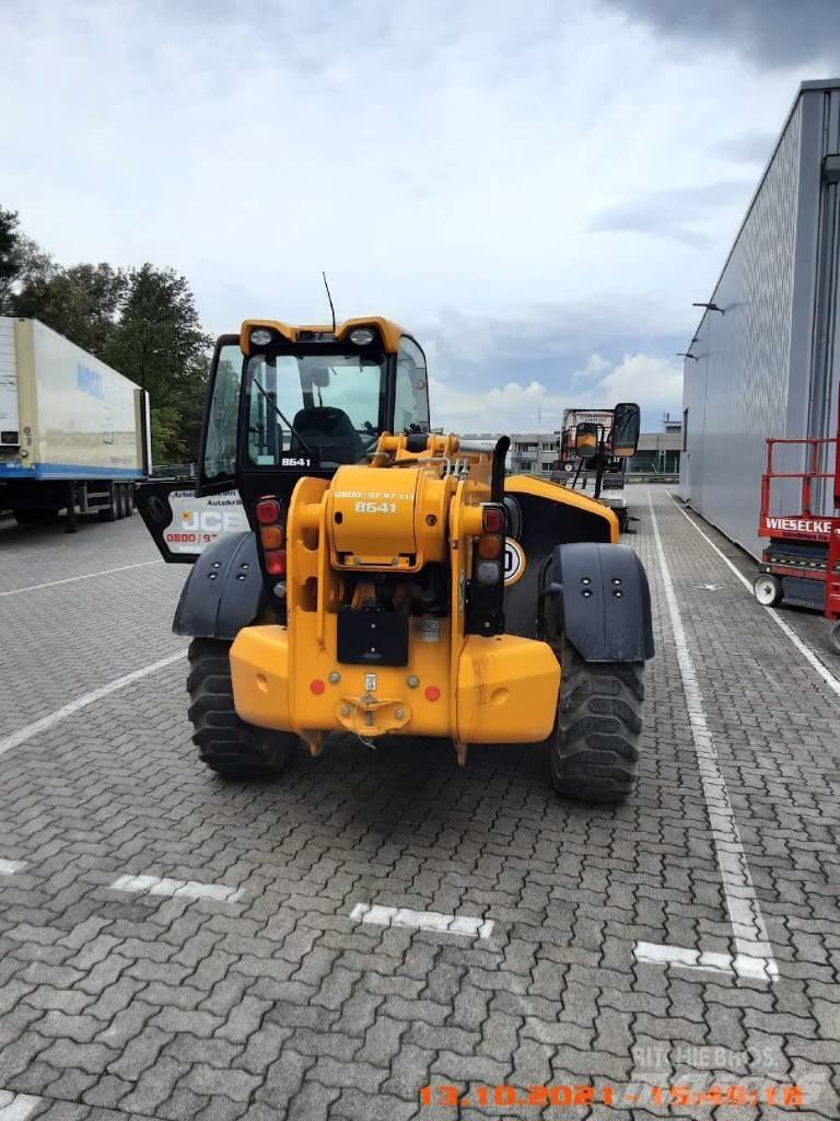 JCB 540-140 Teleskopické manipulátory