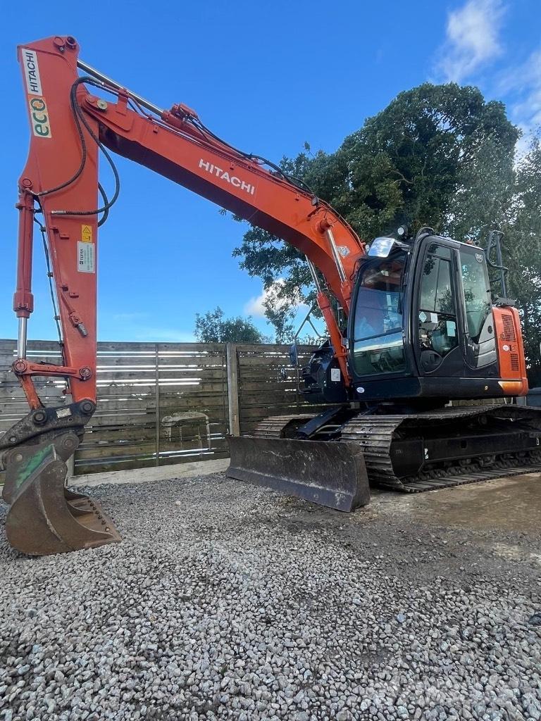 Hitachi ZX 135 US-6 Pásová rýpadla