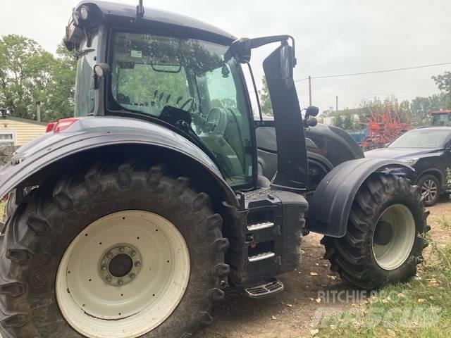 Valtra T 174 EA Traktory