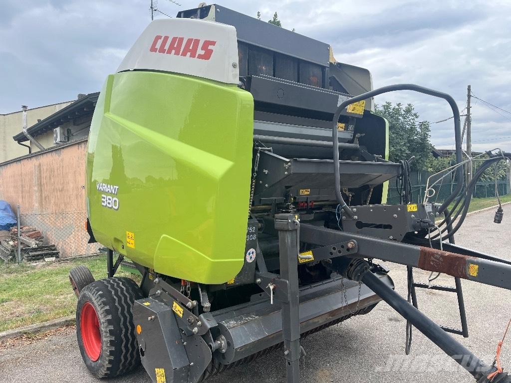 CLAAS Variant 380 Lis na válcové balíky