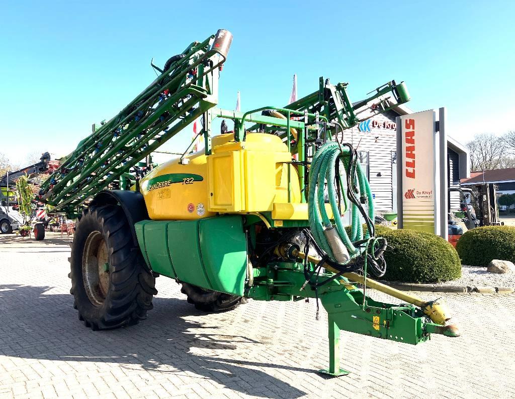 John Deere 732 Tažené postřikovače