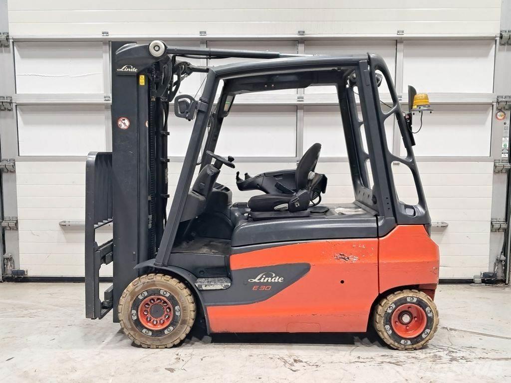 Linde E30L-01 Akumulátorové vozíky