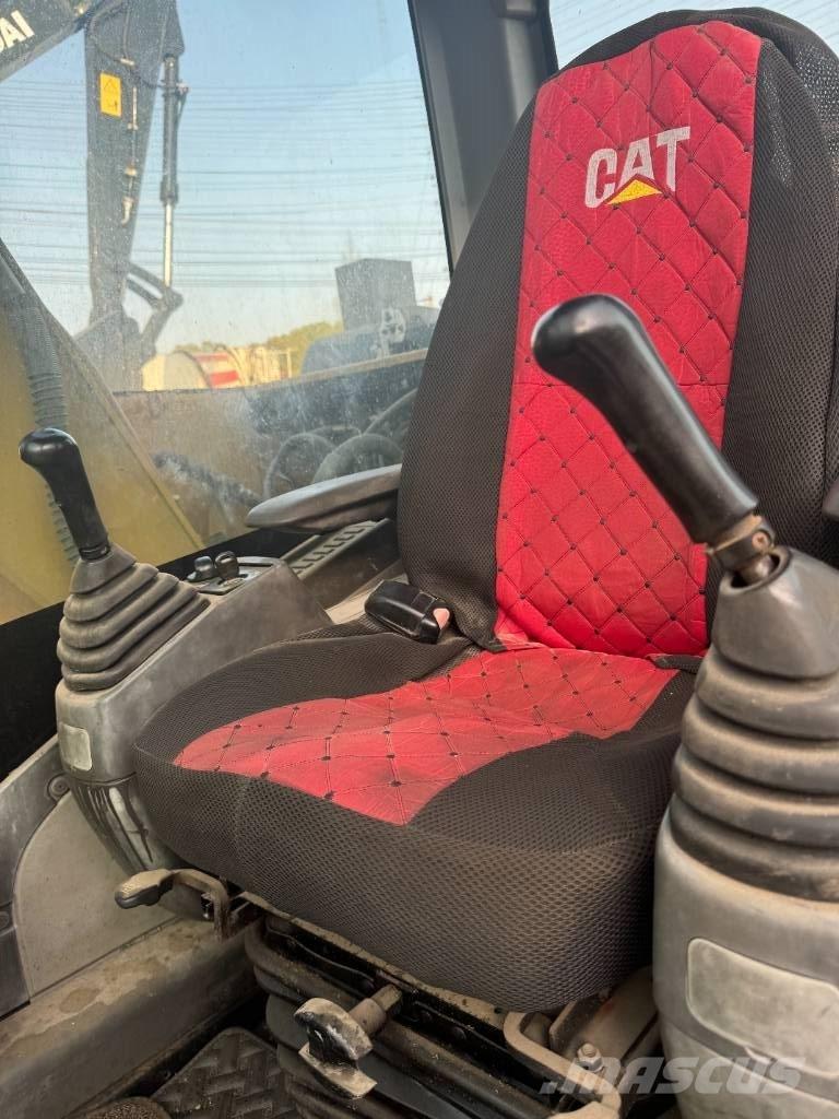 CAT 313 D Pásová rýpadla