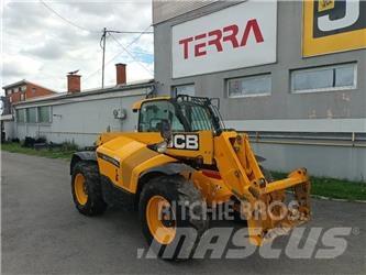 JCB 542-70 IND Teleskopické kolové nakladače