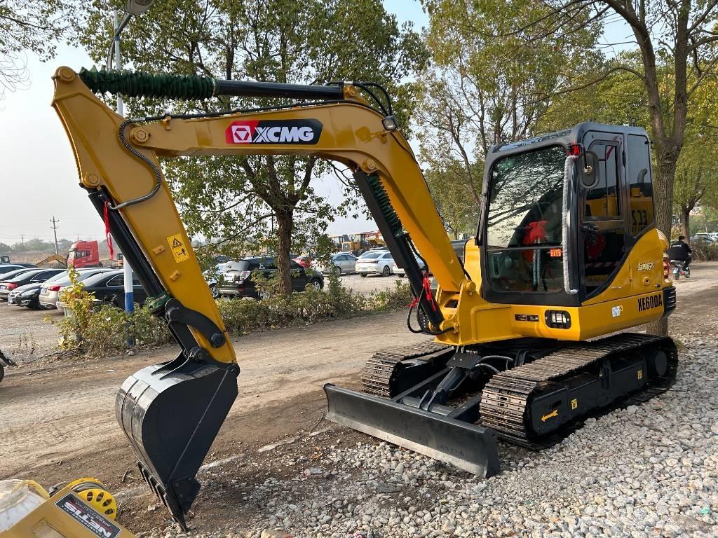 XCMG XE60DA Midi rýpadla 7t - 12t