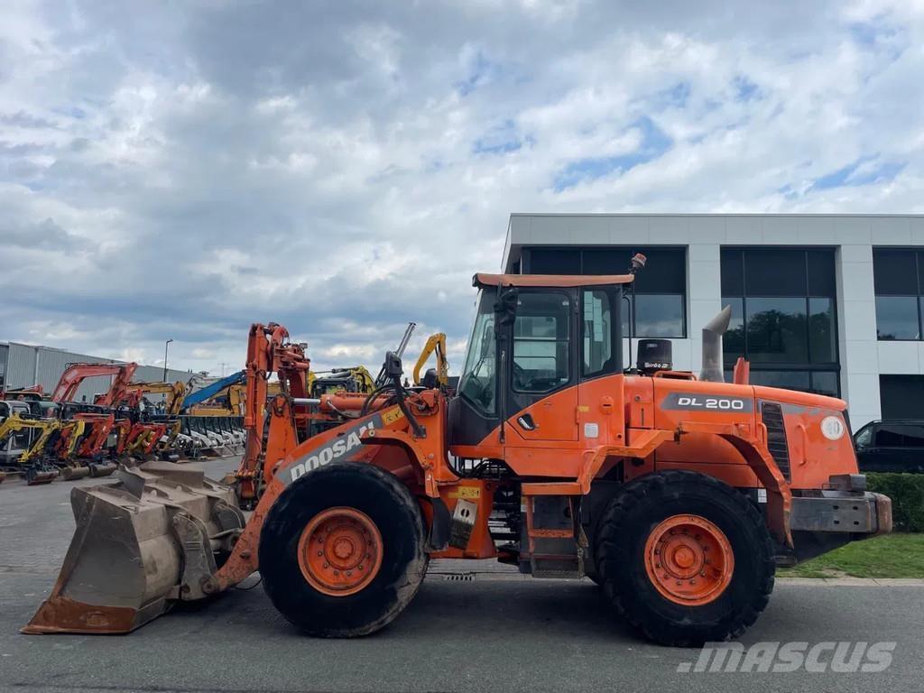 Doosan DL200-3 | A/C Kolové nakladače
