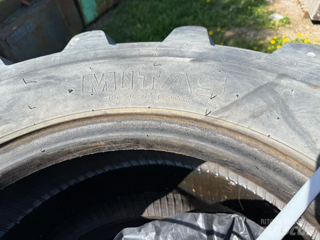 Mitas 405/70-20 Pneumatiky, kola a ráfky