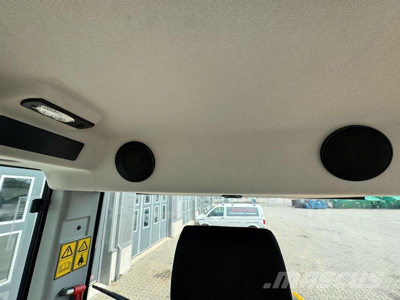 JCB 413 2.800h Kolové nakladače