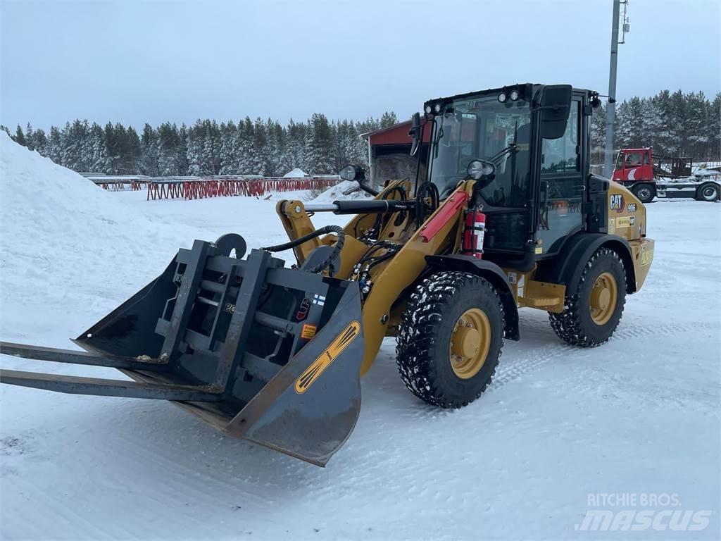 CAT 906 High Spec Kolové nakladače