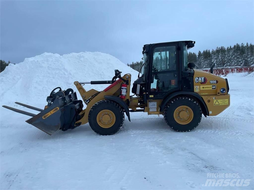 CAT 906 High Spec Kolové nakladače