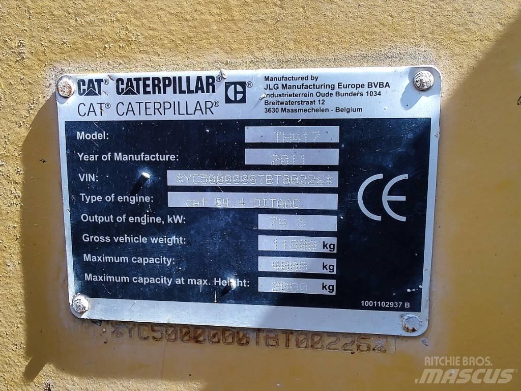 CAT TH 417 Teleskopické manipulátory