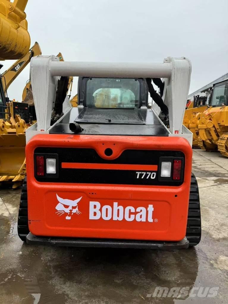 Bobcat T 770 Smykem řízené nakladače