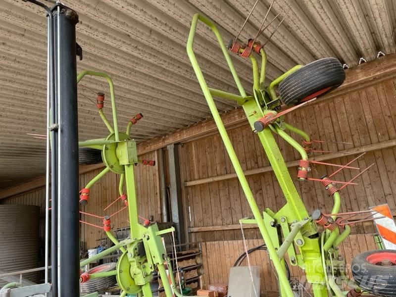 CLAAS Volto 670 Obraceče a shrabovače sena