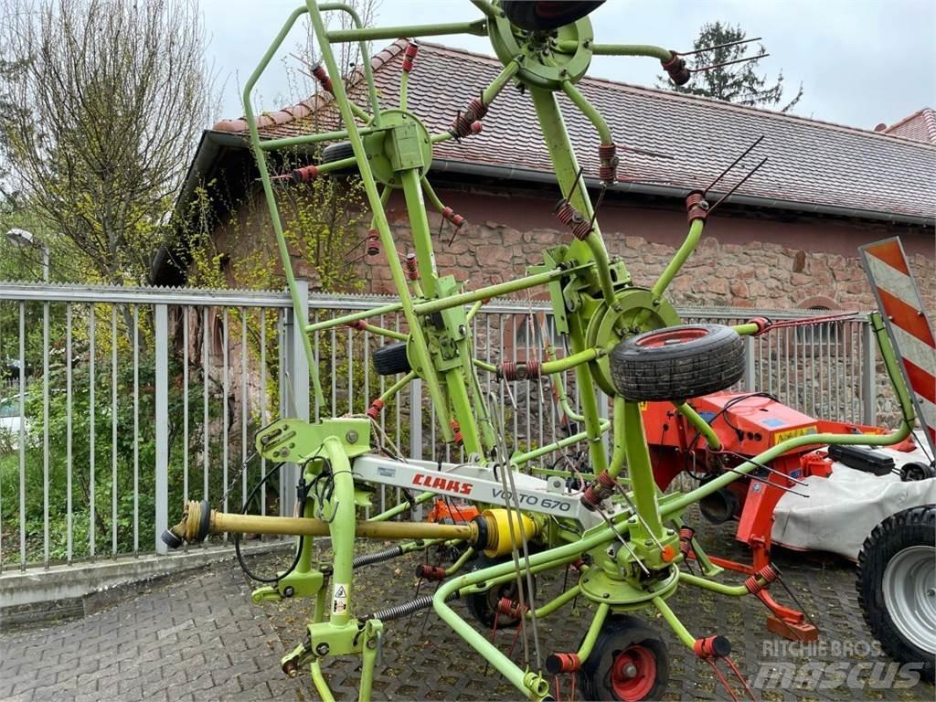 CLAAS Volto 670 Obraceče a shrabovače sena