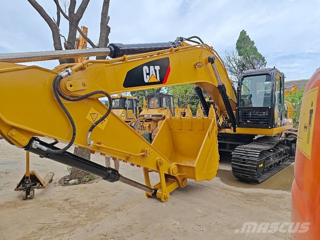 CAT 330D 2L Pásová rýpadla