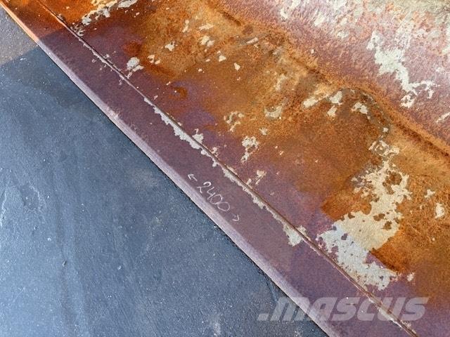 Manitou USED BUCKET Lopaty