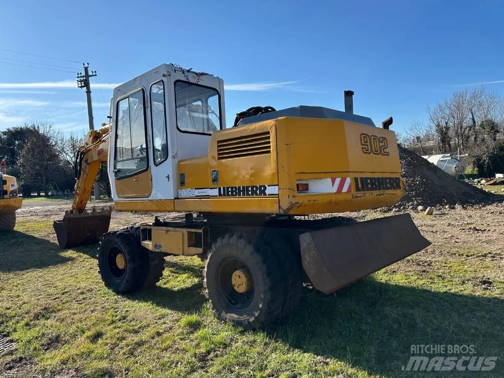Liebherr 902 Kolová rýpadla