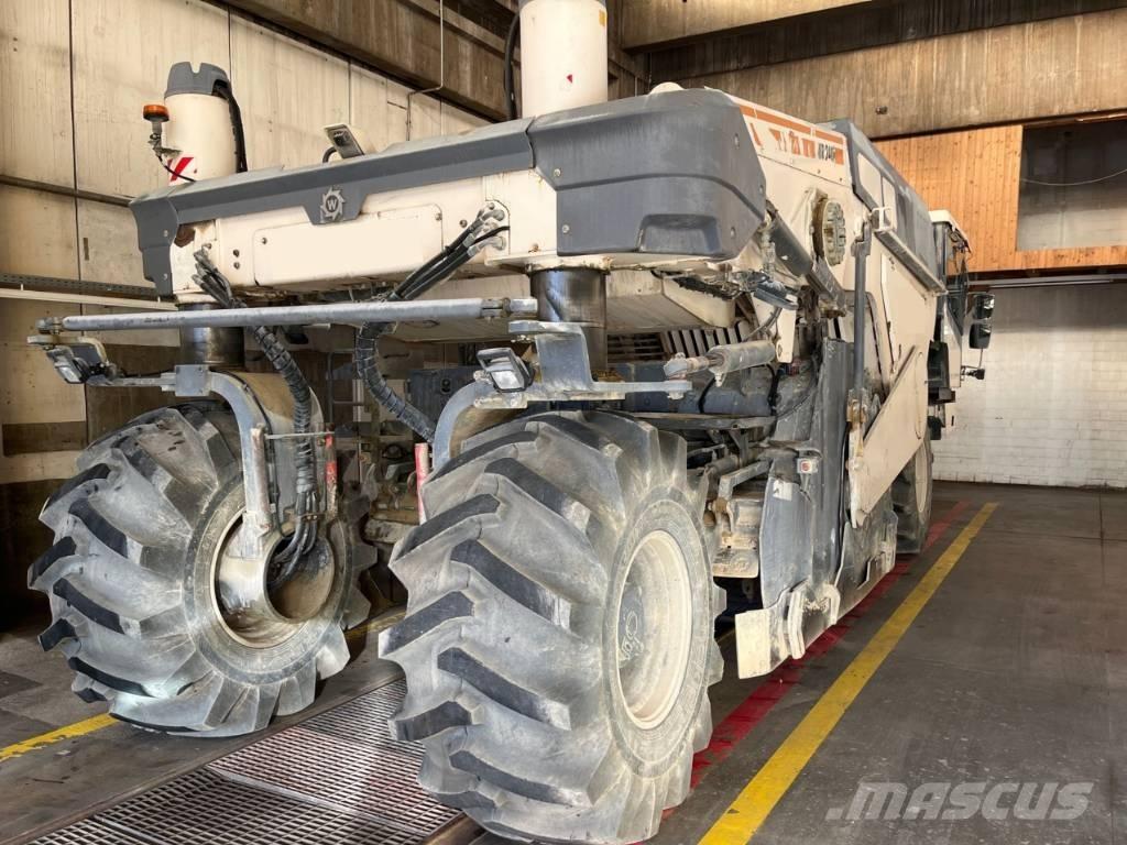Wirtgen WR 240i Ostatní