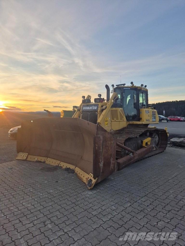 Komatsu D65 pxi Pásové dozery