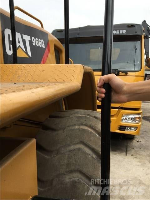 CAT 966G Kolové nakladače